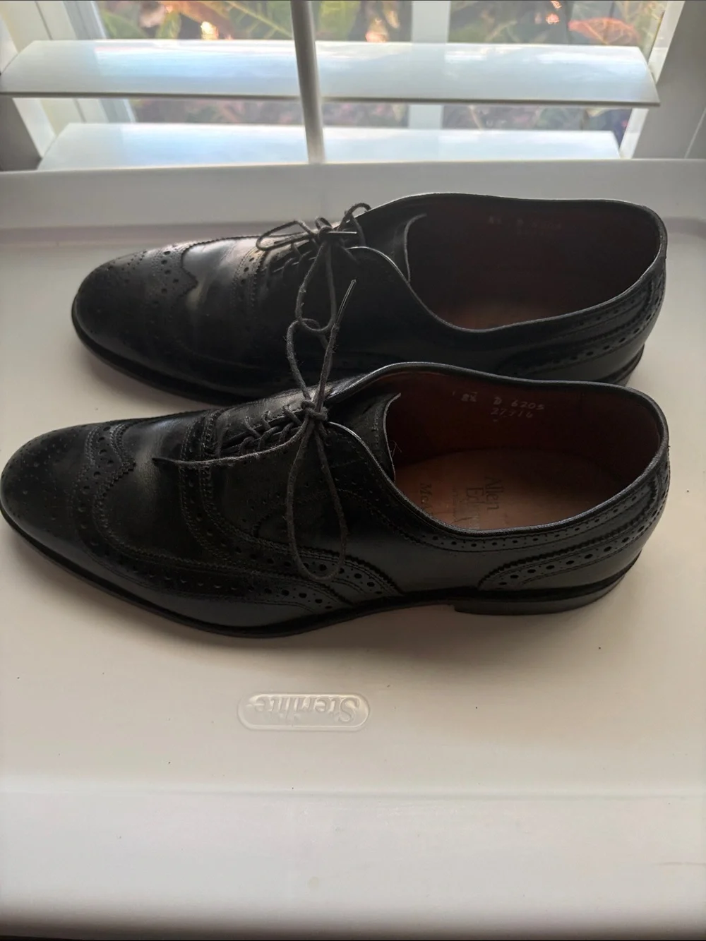 Allen Edmonds Black Leather Wingtip Oxford Dress Shoes. McAllister.